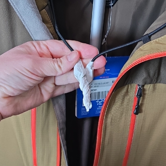 NWT Patagonia Men's Ice Fild Waterproof Jacket Size XL - Picture 3 of 16